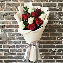 Букет цветов из:  Розы в Западный