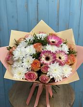 Букет цветов из:  Розы, Герберы и Хризантемы в Западный