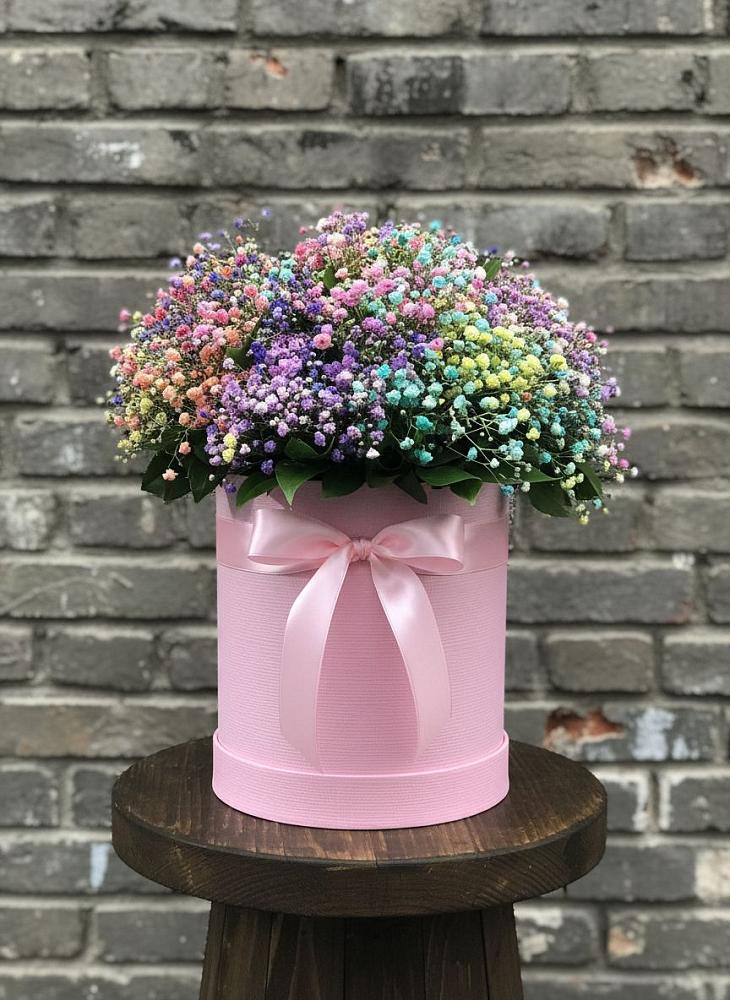 Цветочная композиция из Гипсофила и Розы в шляпной коробке в Западный