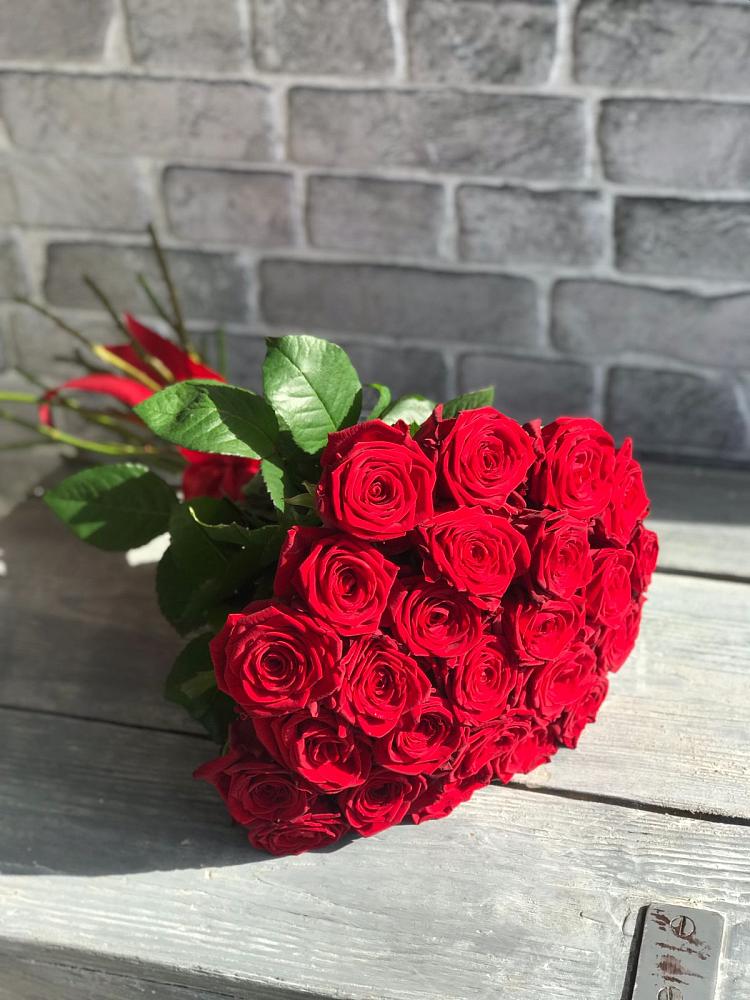 Букет Красные розы Фридом в Западный