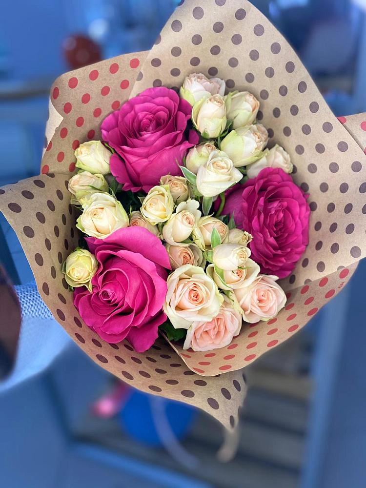 Букет цветов из: Розы в Западный