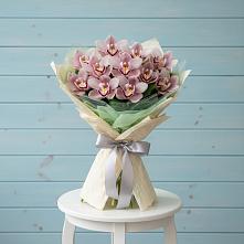 Букет цветов из:  Орхидеи и Розы в Западный