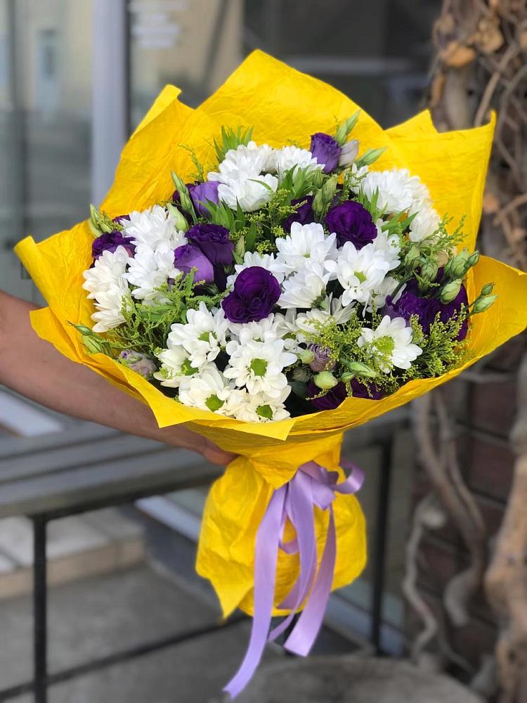 Букет цветов из: Ирисы, Хризантемы и Ромашки в Западный