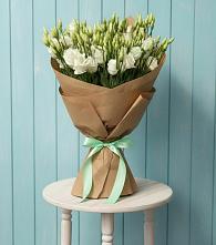 Букет цветов из:  Лизиантусы в Западный