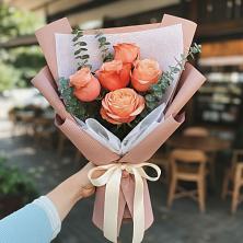 Букет цветов из:  Розы в Западный