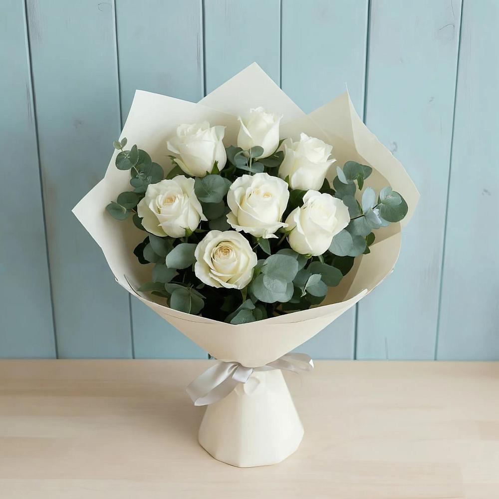 Букет Белые розы в Эвкалипте в Западный