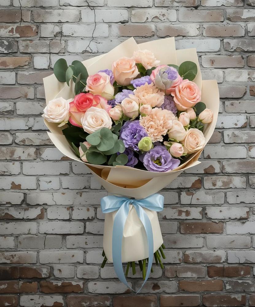 Букет цветов из: Розы, Лизиантусы и Гвоздики в Западный