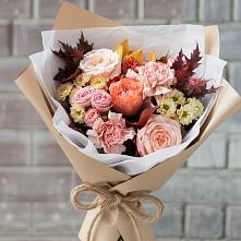 Букет цветов из:  Гвоздики, Хризантемы и Розы в Западный
