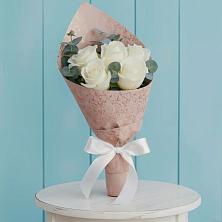Букет цветов из:  Розы в Западный