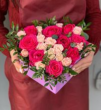 Цветочная композиция из Розы в коробке #REPLACE_PRED# Западный