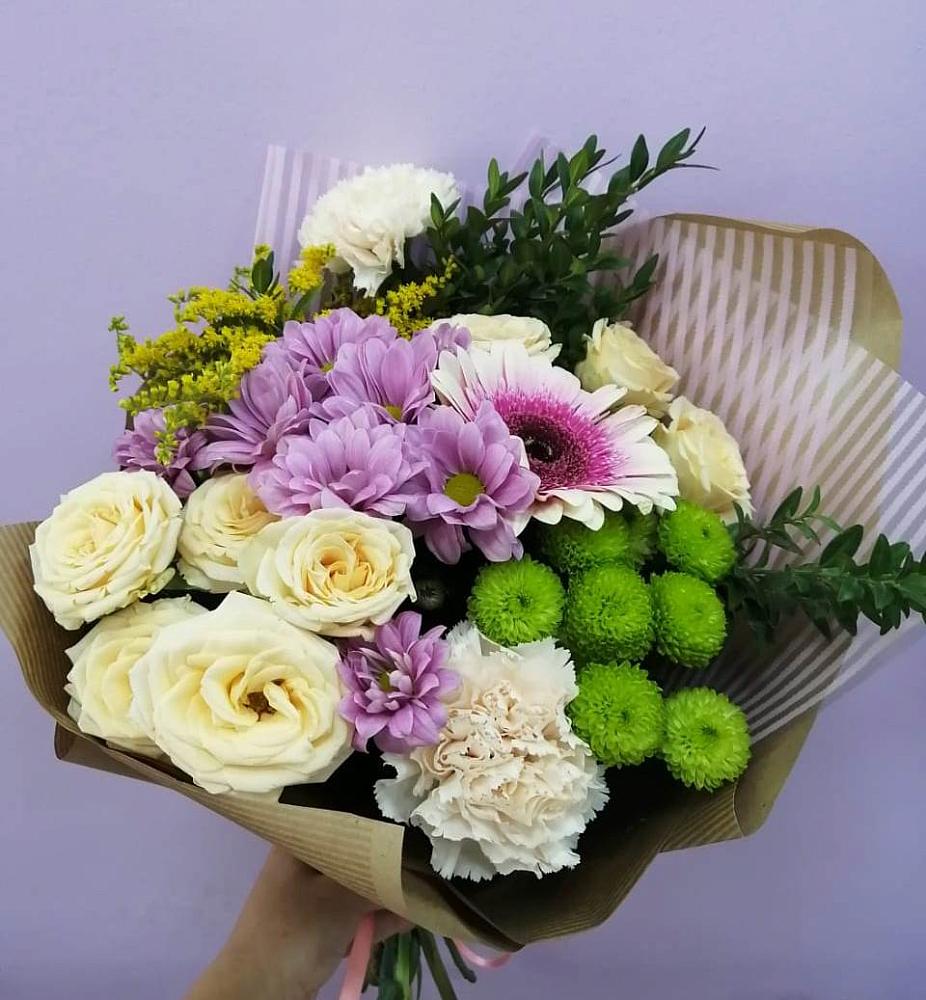 Букет цветов из: Хризантемы, Розы, Гвоздики и Герберы в Западный