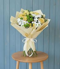 Букет цветов из:  Хризантемы и Розы в Западный