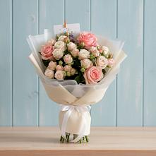 Букет цветов из:  Розы в Западный