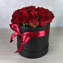 Цветочная композиция из Розы в шляпной коробке в Западный