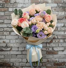 Букет цветов из:  Розы, Лизиантусы и Гвоздики в Западный