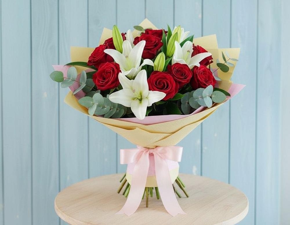 Букет цветов из: Лилии и Розы в Западный